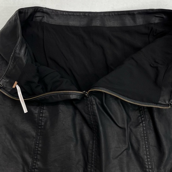 Free People - Picture 5 of 6